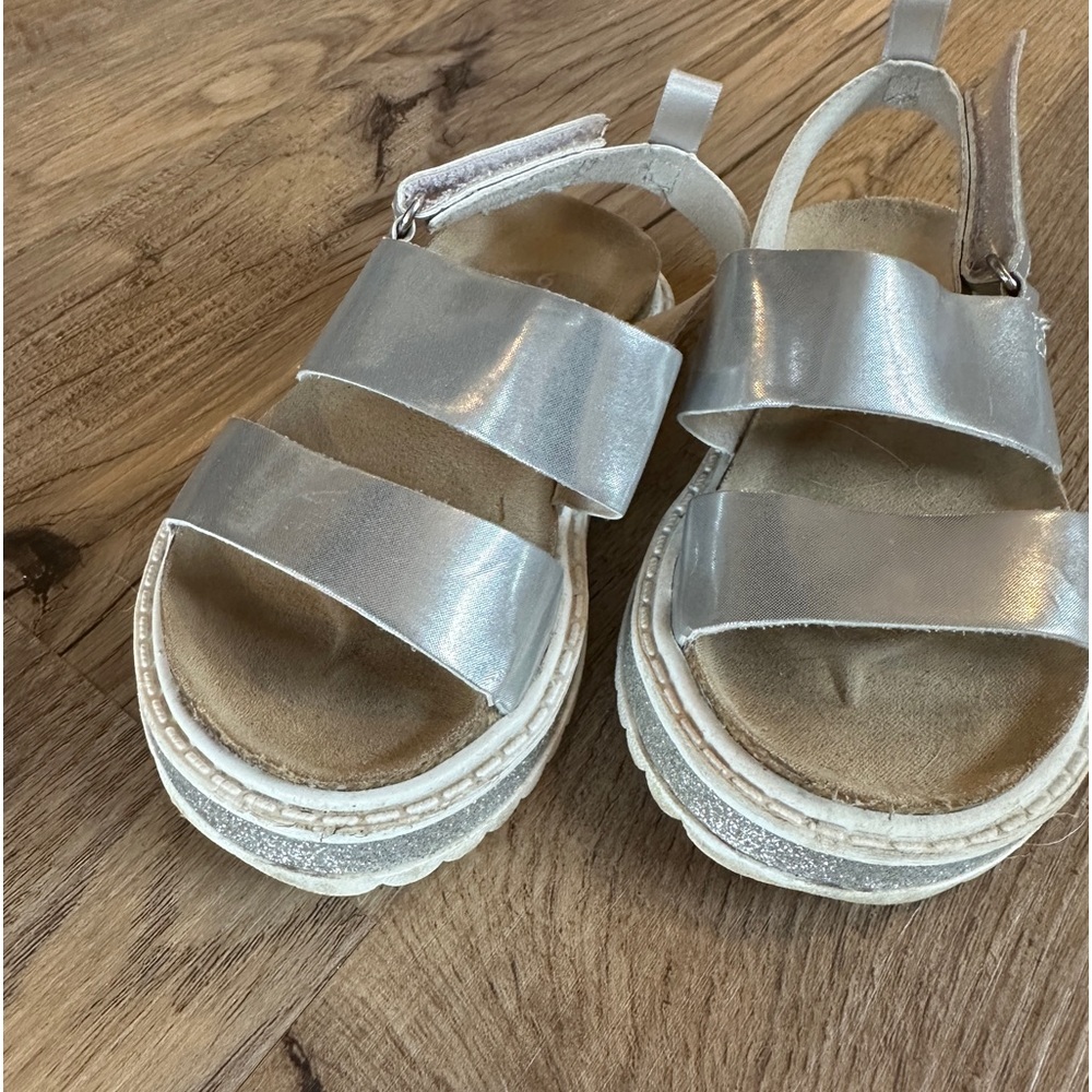 Carters Toddler Girl Sandals Size 6 - Picture 4 of 4